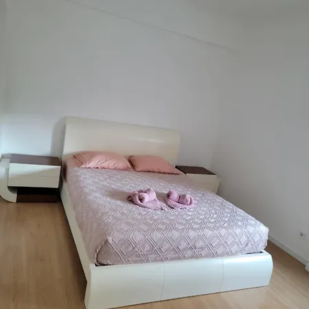 Apartment Grande A 14 Km De Lisboa Laranjeiro (Lisbon)