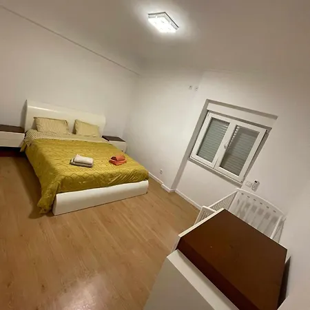 Grande A 14 Km De Lisboa דירה